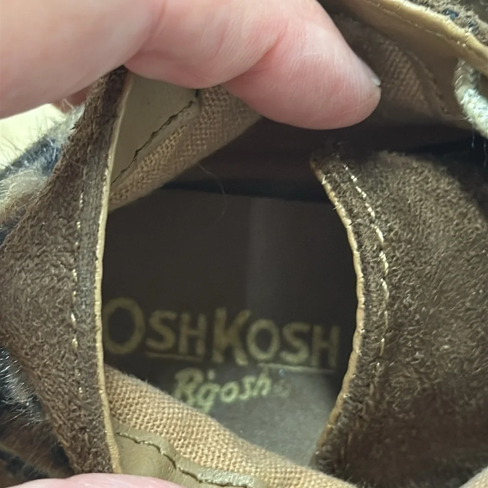 OshKosh‎ Brown suede Leopard animal print lace up moccasin Shoes size 9